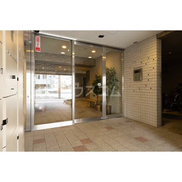 20/30 エントランス