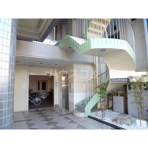 15/22 エントランス