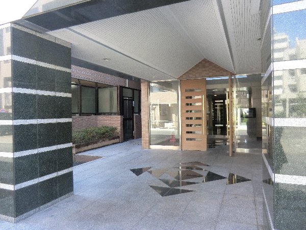 21/29 エントランス