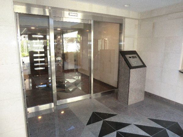 22/29 エントランス