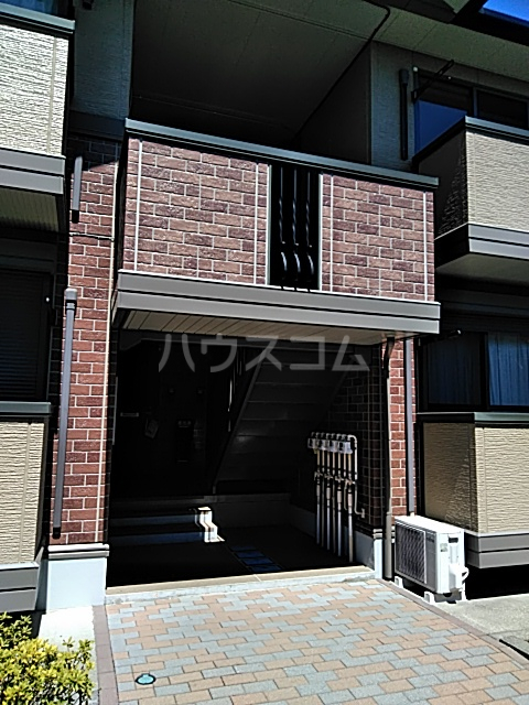 28/30 エントランス