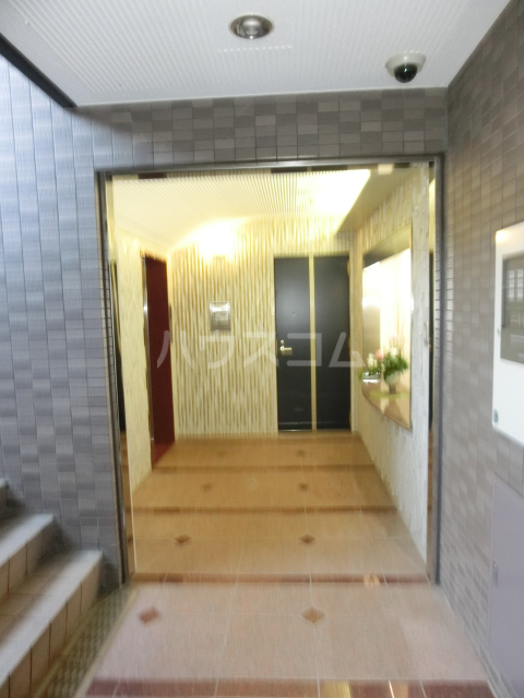 21/28 エントランス