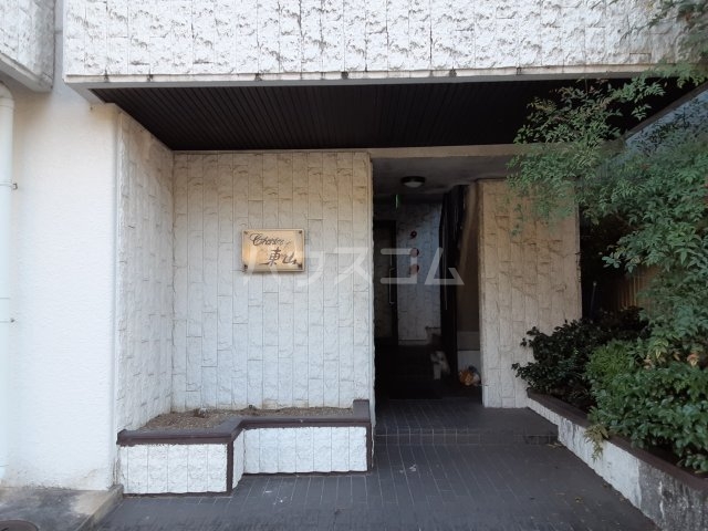 2/4 エントランス