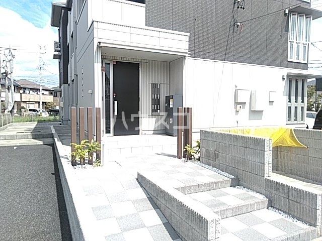 21/30 エントランス