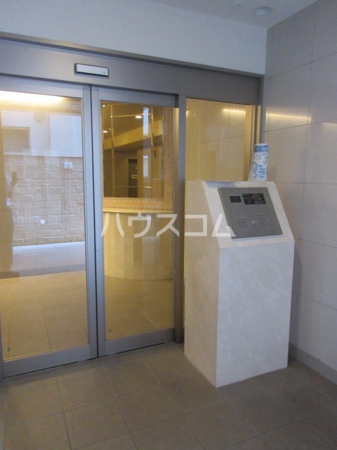 21/28 エントランス