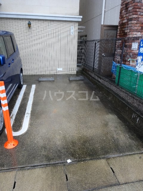 20/28 駐車場