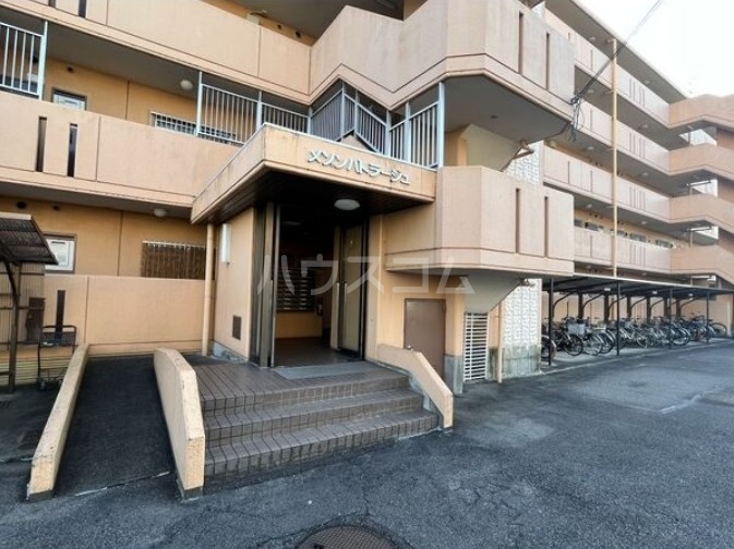 17/19 エントランス