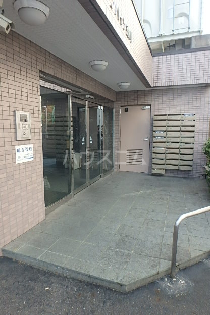 23/30 エントランス