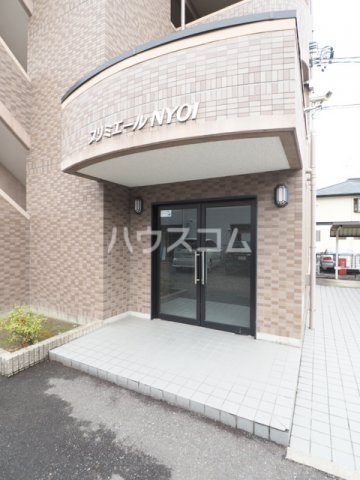 21/30 エントランス