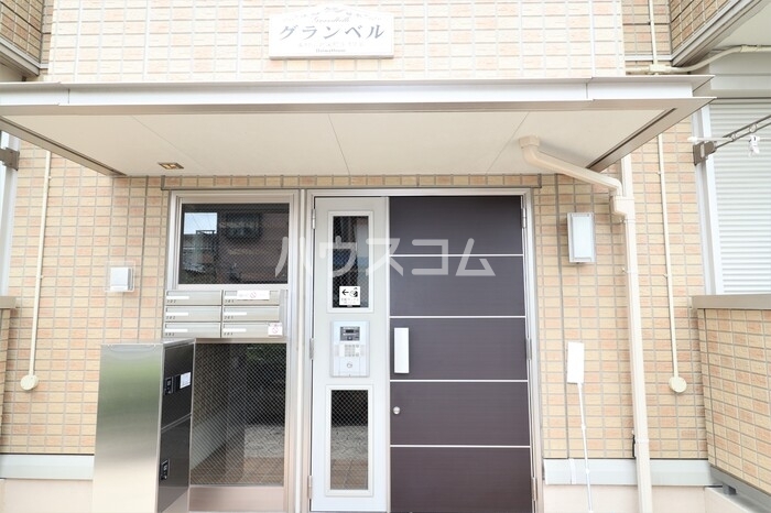 16/18 エントランス