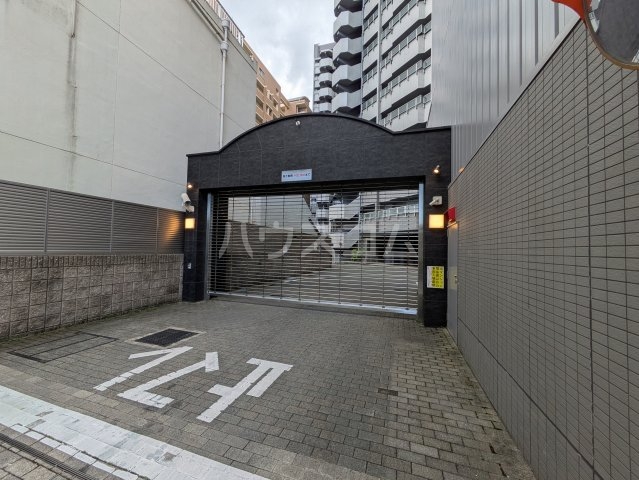 25/28 駐車場