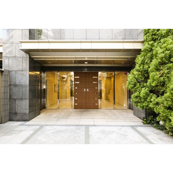 20/23 エントランス