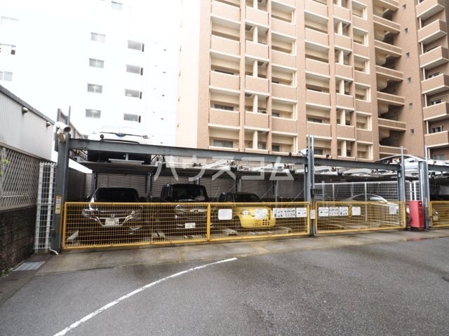 18/21 駐車場