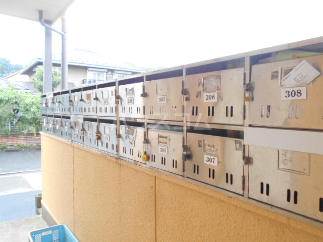 23/30 エントランス