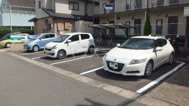 18/26 駐車場