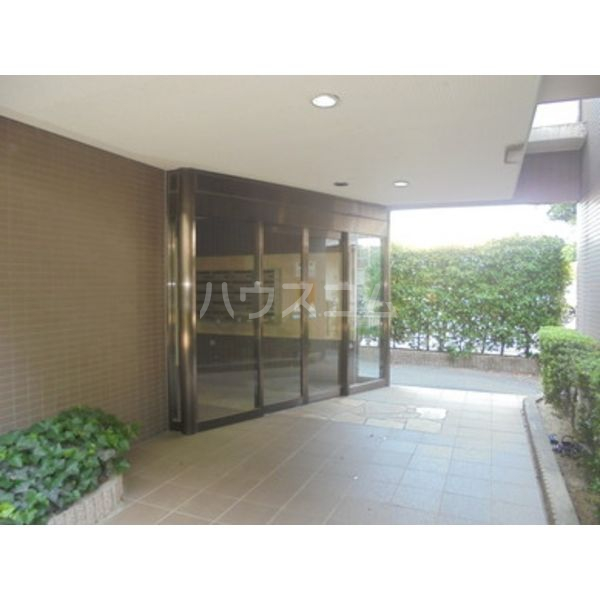 21/29 エントランス