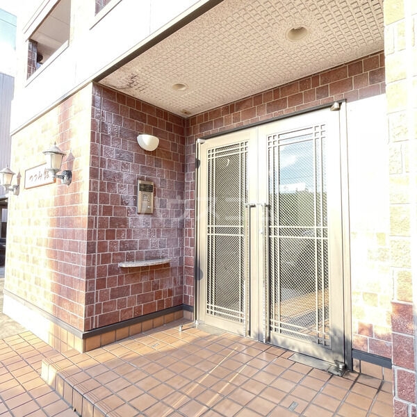 14/17 エントランス