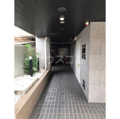21/28 エントランス
