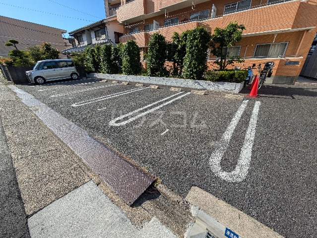 19/19 駐車場
