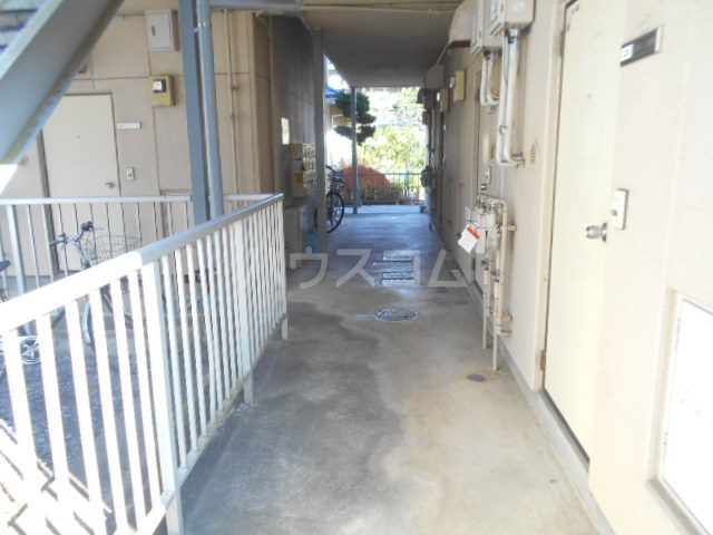 20/30 エントランス