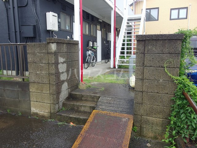 22/30 エントランス