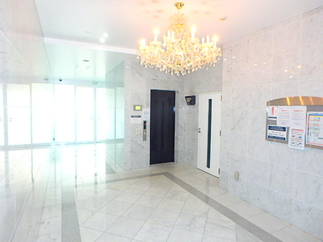 20/30 エントランス