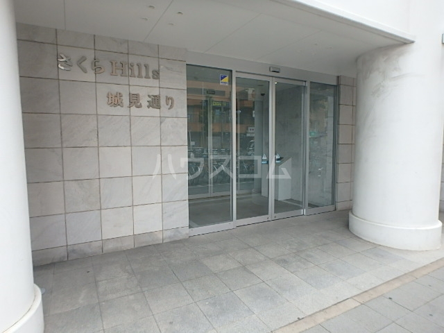 15/23 エントランス