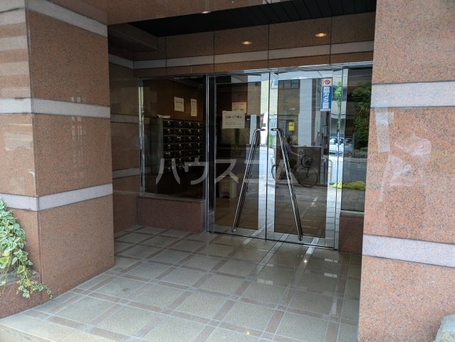 21/26 エントランス