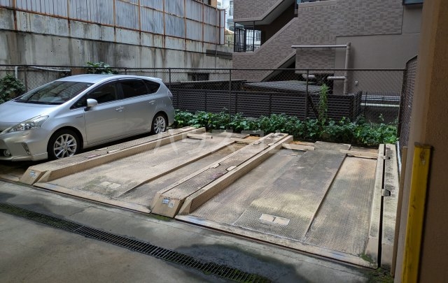 22/26 駐車場