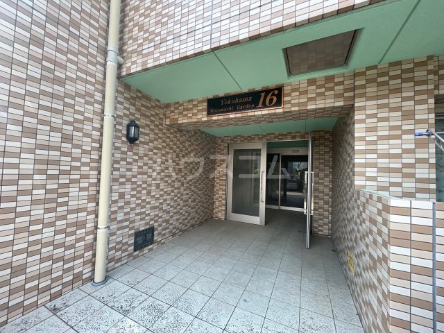 3/8 エントランス