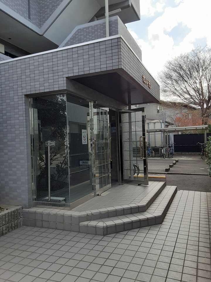 22/29 エントランス