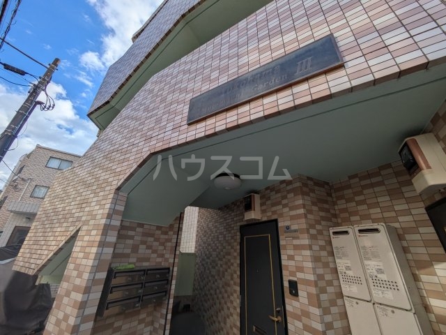 16/25 エントランス