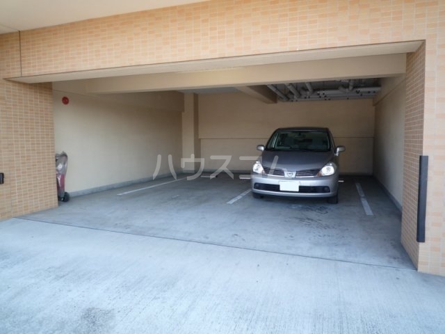 13/19 駐車場