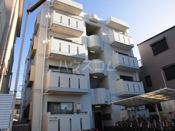 21/30 エントランス