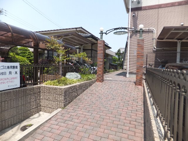 17/26 エントランス