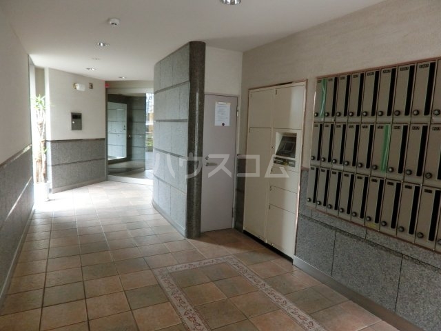 22/30 エントランス