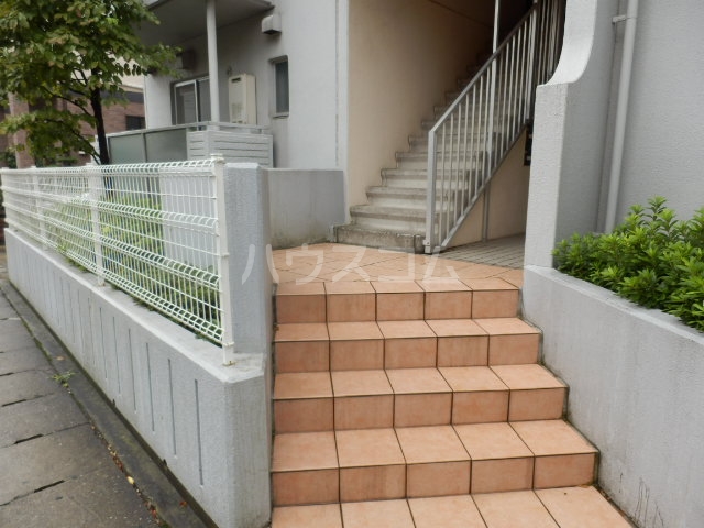 16/26 エントランス