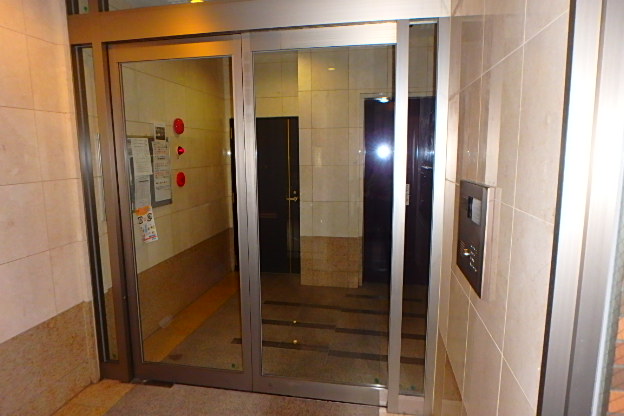 22/30 エントランス