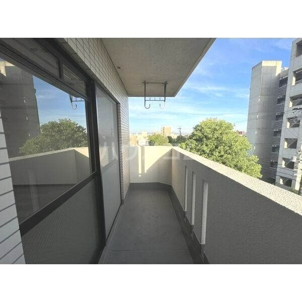 13/20 バルコニー