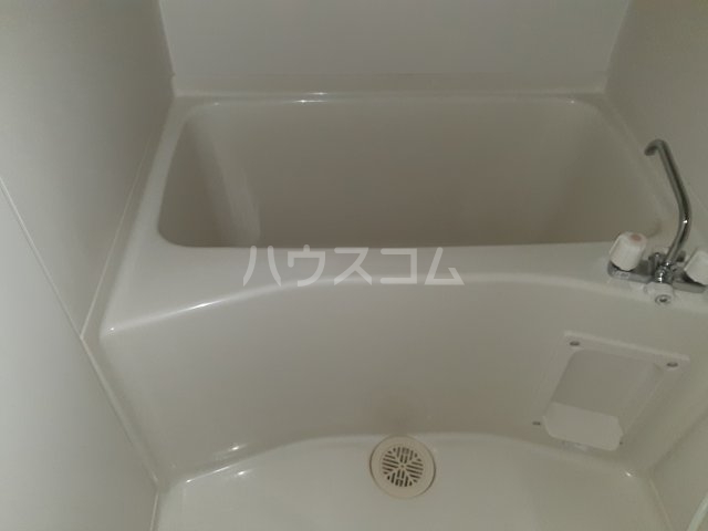 13/30 浴室