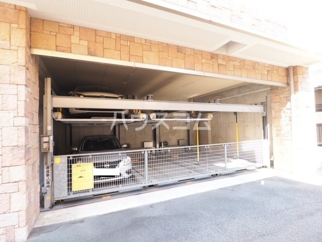 22/27 駐車場