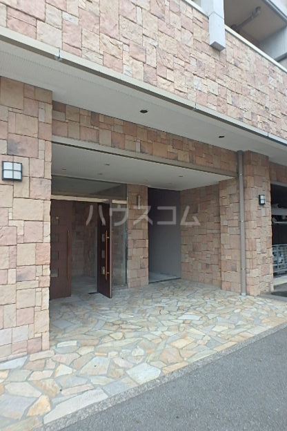 20/26 エントランス