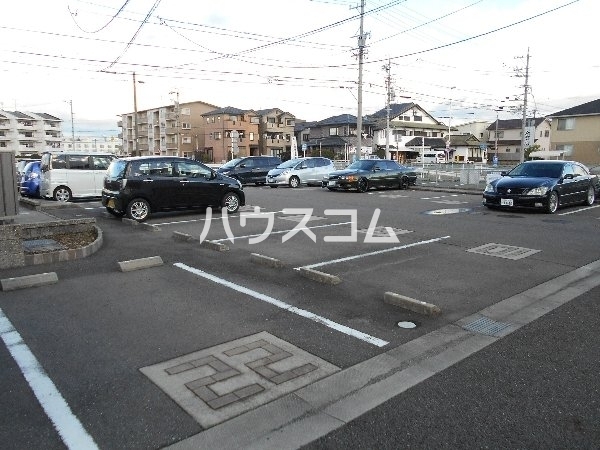 17/25 駐車場