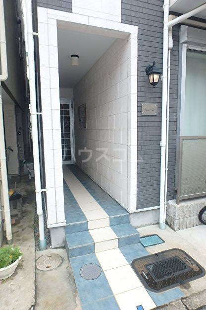 19/25 エントランス