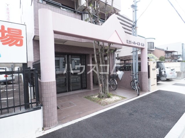 24/30 エントランス