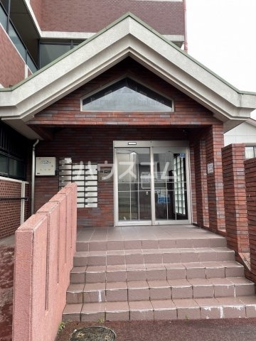 18/26 エントランス