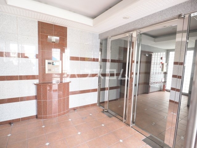 22/30 エントランス