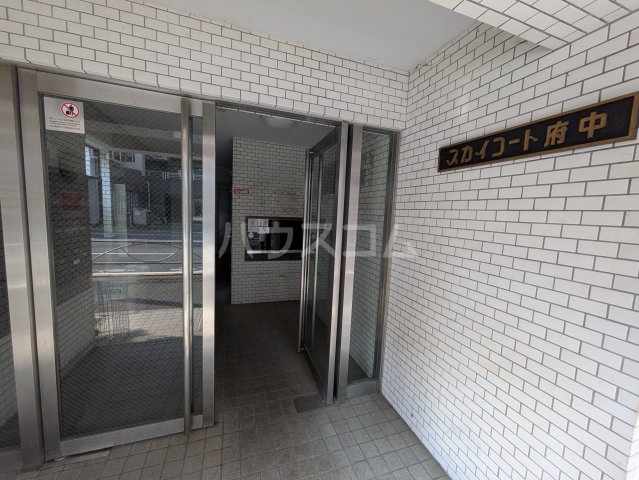 18/28 エントランス