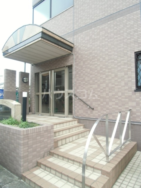 22/30 エントランス