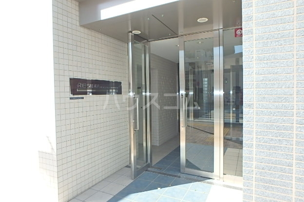 20/30 エントランス